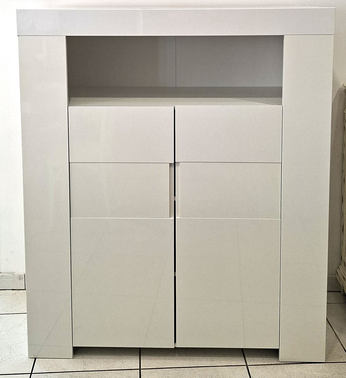 Vitrinenschrank
